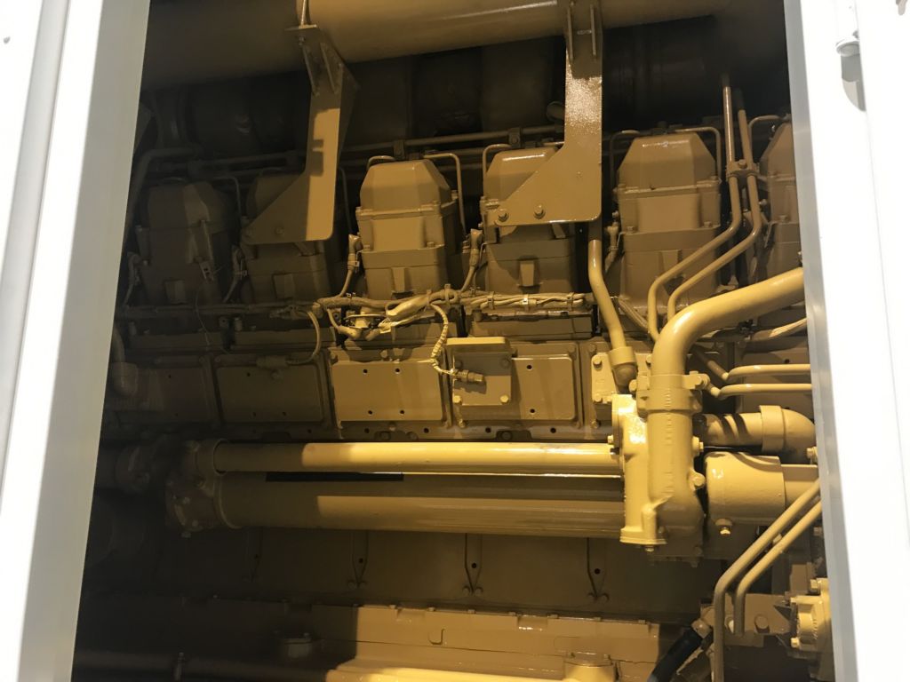 Used_CAT_XQ2000_Generator_Set526012698.jpg
