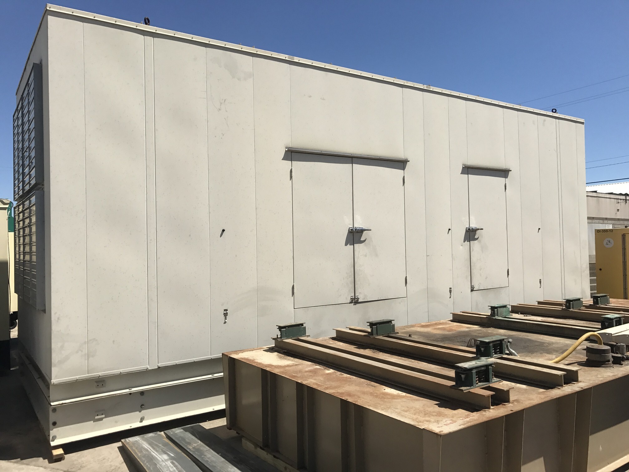 Used_Sound_Attenuated_Enclosure__Base_Tank1946214608.jpg