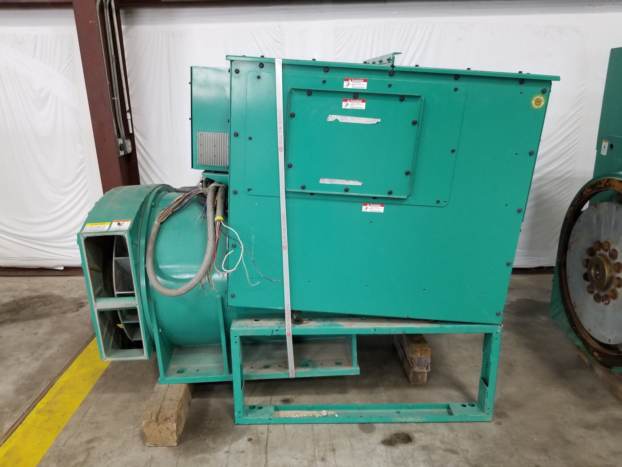 Used_Stamford_2000kW_480V_Generator_End1854437534.jpg